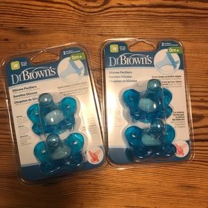 Dr Browns pacifiers (comes with two packs)
